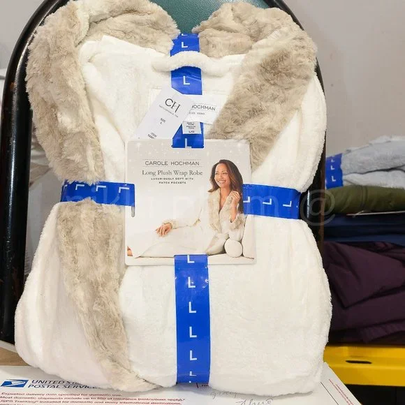 Carole Hochman Ladies' Plush Robe in cream - Picture 2 of 5